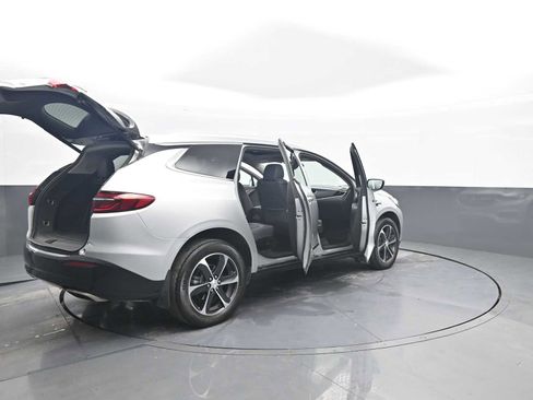 Used 2021 Buick Enclave Essence w/ Sport Touring Edition image 8