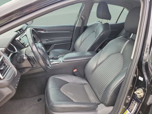 Used 2018 Toyota Camry SE FWD image 27