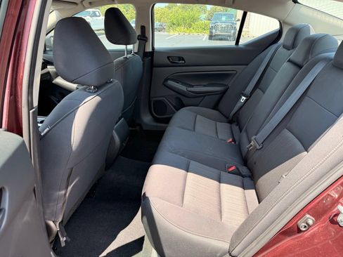 Used 2024 Nissan Altima 2.5 SV FWD image 10