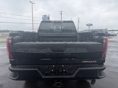 Used 2025 GMC Sierra 2500 AT4X AWD/4WD image 6