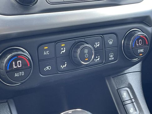 Used 2018 GMC Acadia SLT FWD image 19