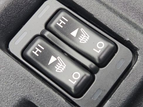 Used 2019 Subaru Crosstrek 2.0i Limited w/ Moonroof Package w/Navigation image 17