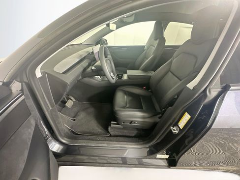 Used 2026 Tesla Model Y 2WD image 13