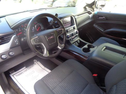 Used 2017 GMC Yukon XL SLE w/ SLE Value Package AWD/4WD image 7