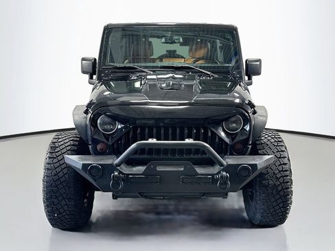 Used 2018 Jeep Wrangler Unlimited Sahara w/ Connectivity Group AWD/4WD image 4