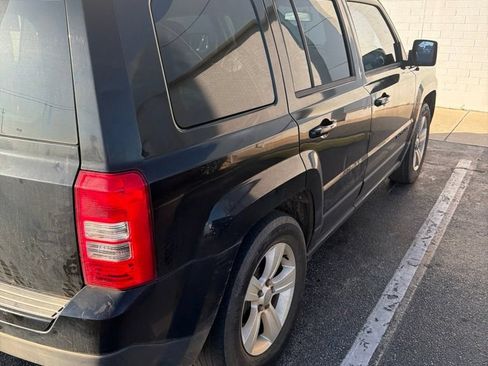 Used 2014 Jeep Patriot Sport w/ Power Value Group FWD image 4