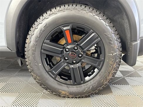 Certified 2025 Nissan Rogue SV image 4