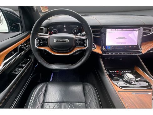 Certified 2024 Jeep Grand Wagoneer Series III w/ HD Trailer Tow Package image 6