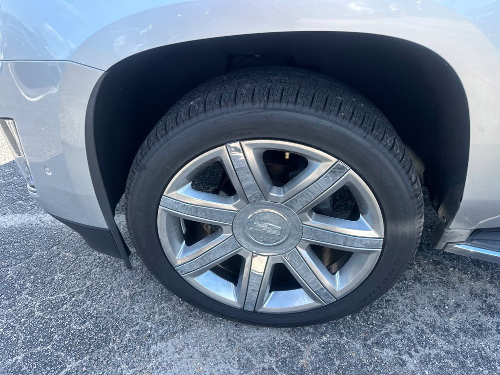 Used 2017 Cadillac Escalade 4WD image 10