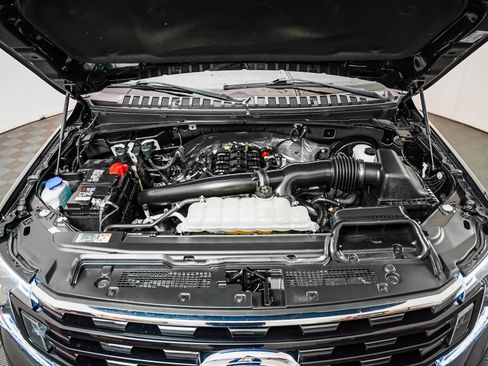 Used 2021 Ford Expedition Limited image 4