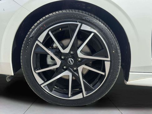 Used 2024 Nissan Sentra SR w/ SR Premium Package FWD image 58