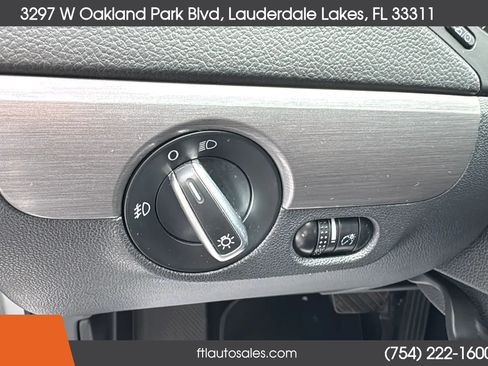 Used 2014 Volkswagen Jetta SEL FWD image 35