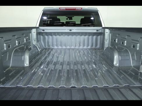 Used 2023 Chevrolet Silverado 1500 LT AWD/4WD image 18