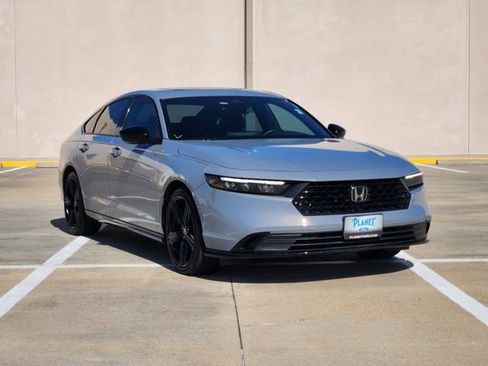 Used 2025 Honda Accord Sport image 3