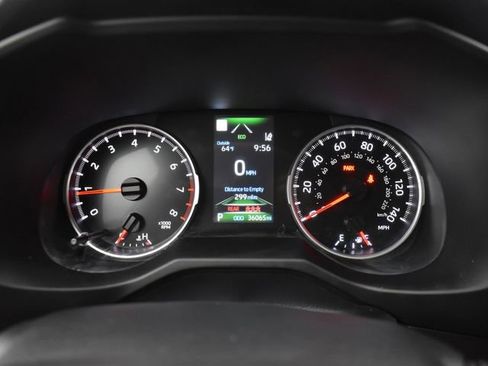 Used 2022 Toyota RAV4 LE FWD image 13