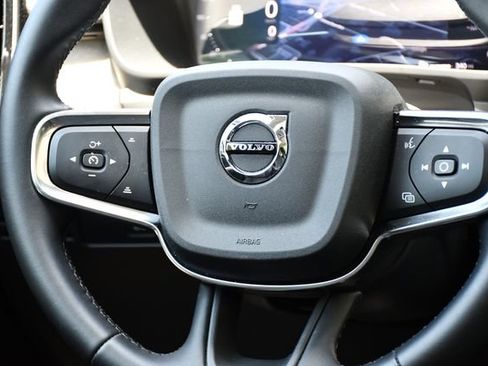 Certified 2026 Volvo XC40 B5 Plus AWD/4WD image 22