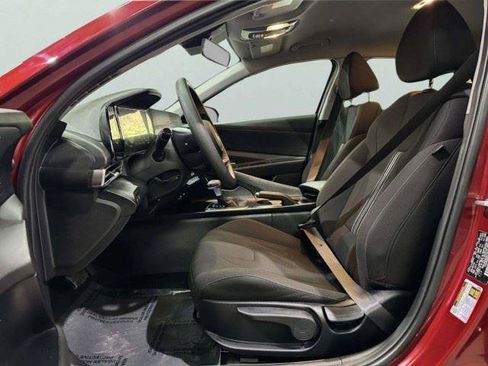 Used 2024 Hyundai Elantra SEL FWD image 25