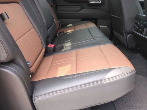 Used 2024 Chevrolet Silverado 3500 High Country w/ High Country Premium Package AWD/4WD image 28