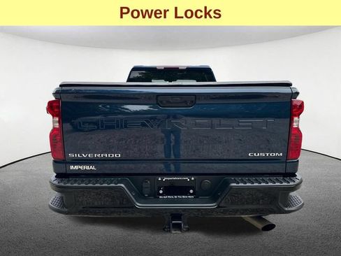 Certified 2022 Chevrolet Silverado 2500 Custom w/ Custom Value Package AWD/4WD image 12