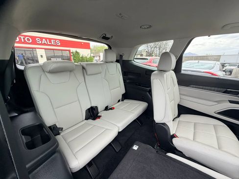 Used 2024 Kia Telluride EX w/ EX Captain's Chair Package AWD/4WD image 32