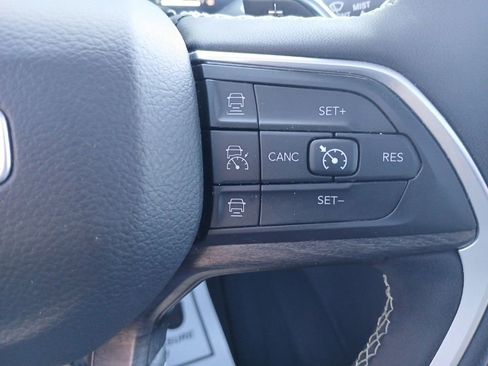 Used 2023 Jeep Grand Cherokee 4WD 4xe image 21