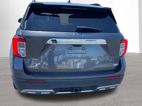 Used 2020 Ford Explorer XLT w/ Equipment Group 202A AWD/4WD image 3