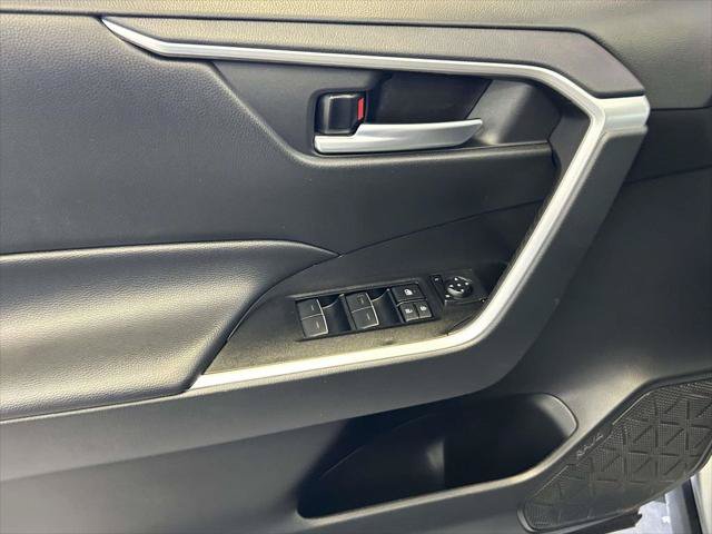 Certified 2025 Toyota RAV4 XLE AWD/4WD image 16