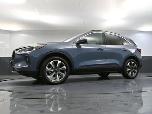 Used 2025 Ford Escape Platinum image 53