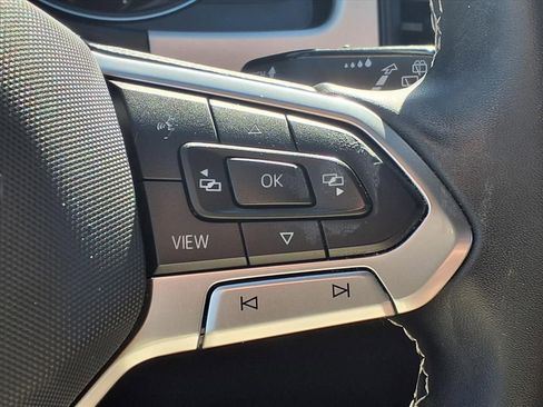 Used 2021 Volkswagen Atlas Cross Sport SE image 16