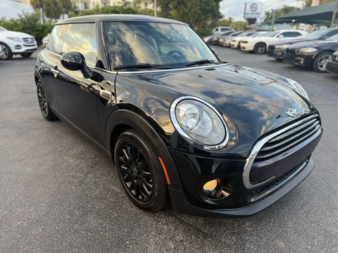 Used 2018 MINI Cooper 2-Door Hardtop image 7