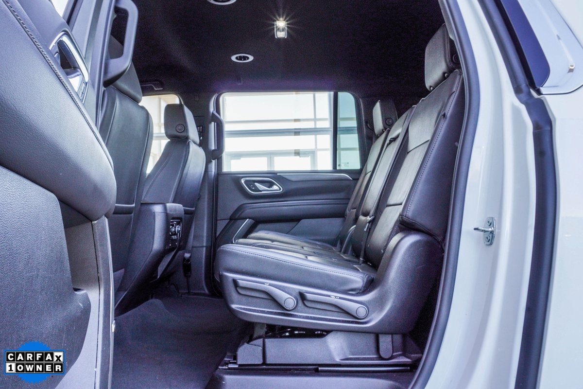Used 2024 Chevrolet Suburban LT RWD image 17
