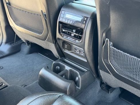 Used 2023 Jeep Grand Cherokee L Limited w/ Luxury Tech Group II AWD/4WD image 23
