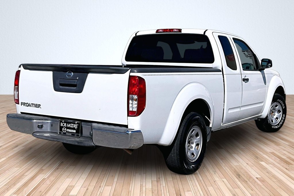 Used 2015 Nissan Frontier S RWD image 2