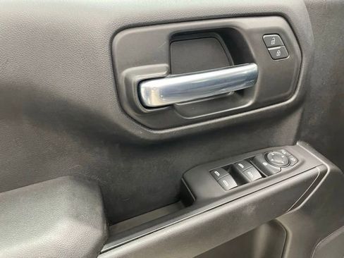 Used 2019 Chevrolet Silverado 1500 Custom w/ Custom Value Package AWD/4WD image 9