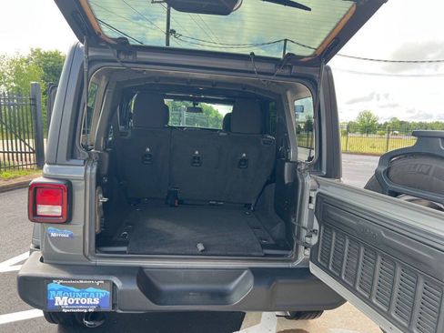 Used 2021 Jeep Wrangler Unlimited Sport image 16