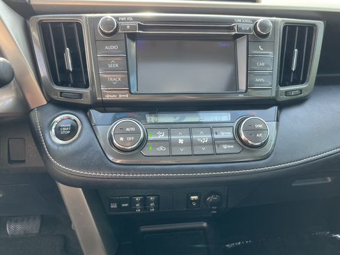 Used 2013 Toyota RAV4 Limited FWD image 23