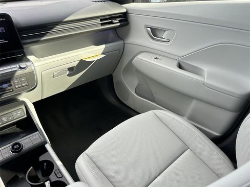 New 2026 Hyundai Kona SEL Premium image 6