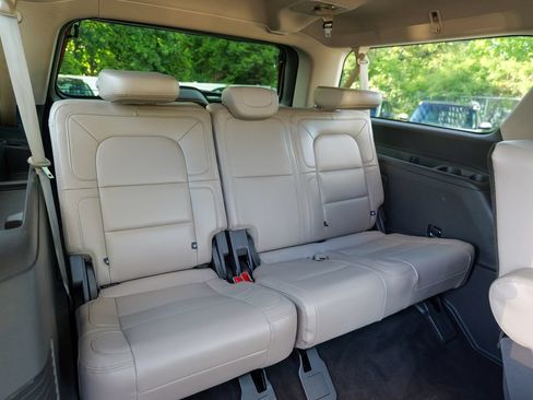 Used 2023 Lincoln Navigator L Reserve AWD/4WD image 34