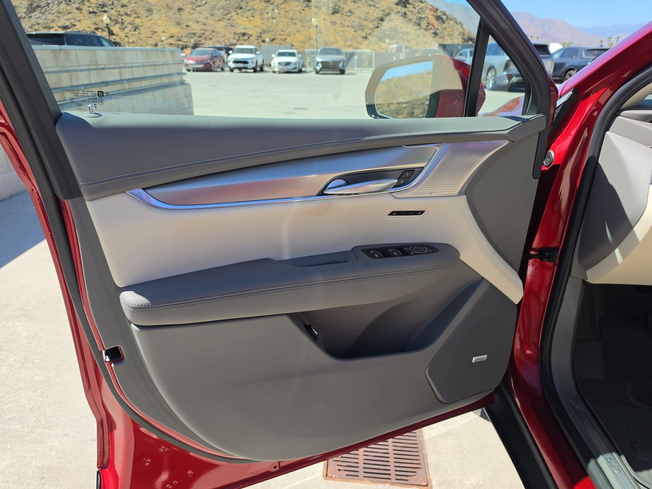 Used 2024 Cadillac XT5 Premium Luxury w/ Technology Package AWD/4WD image 23