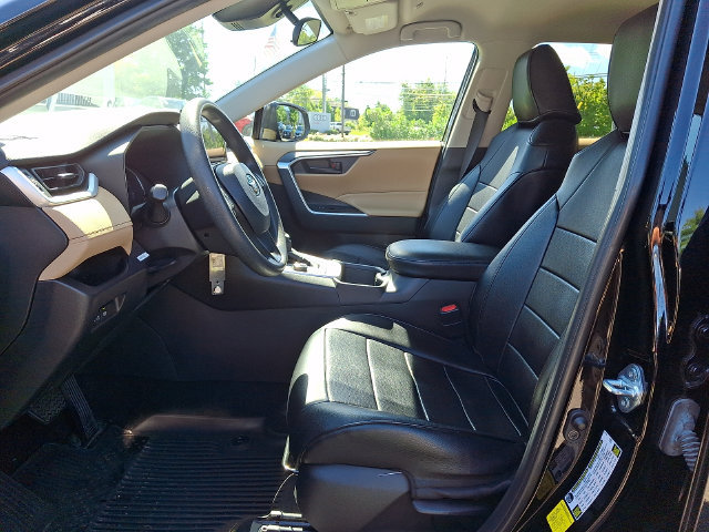 Used 2024 Toyota RAV4 LE AWD/4WD image 14