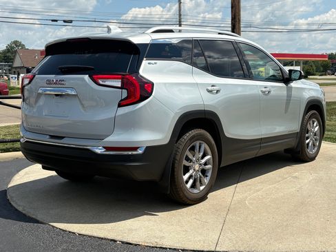 Used 2022 GMC Terrain SLT w/ Infotainment Package II FWD image 7