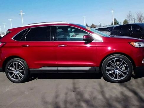 Used 2019 Ford Edge Titanium image 4