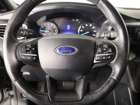 Used 2020 Ford Explorer XLT w/ Equipment Group 202A AWD/4WD image 3