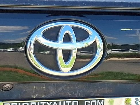 Used 2025 Toyota RAV4 XLE AWD/4WD image 22
