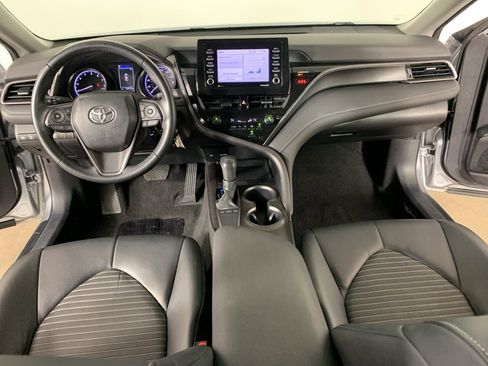 Used 2024 Toyota Camry SE image 33