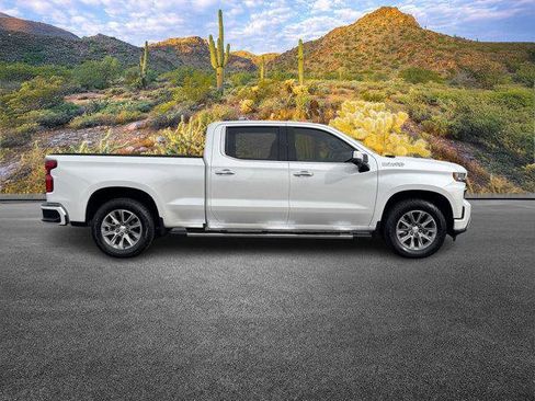 Used 2019 Chevrolet Silverado 1500 High Country w/ Technology Package image 3