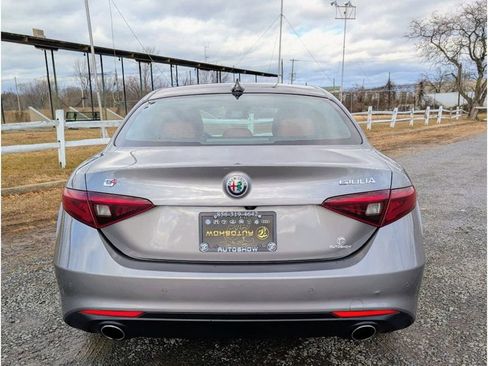 Used 2019 Alfa Romeo Giulia Sprint w/ Cold Weather Package image 6
