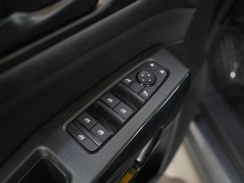 Used 2024 Nissan Pathfinder S AWD/4WD image 23