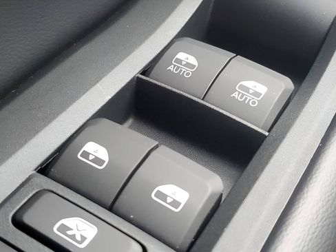 New 2025 Jeep Grand Cherokee L Laredo image 33