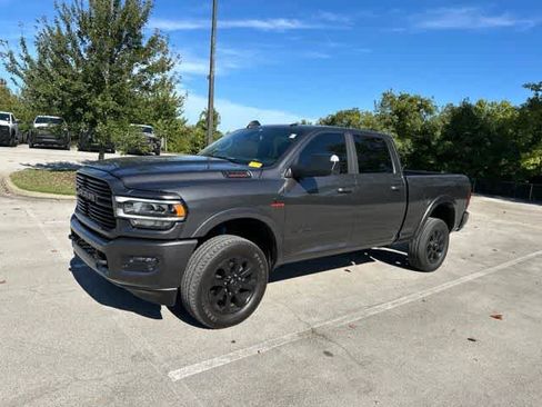 Used 2022 RAM 2500 Laramie AWD/4WD image 2